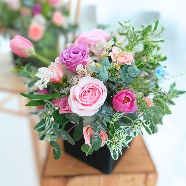 Hatbox arrangement corporate floral arrangement workshop Fleuriste Singapore