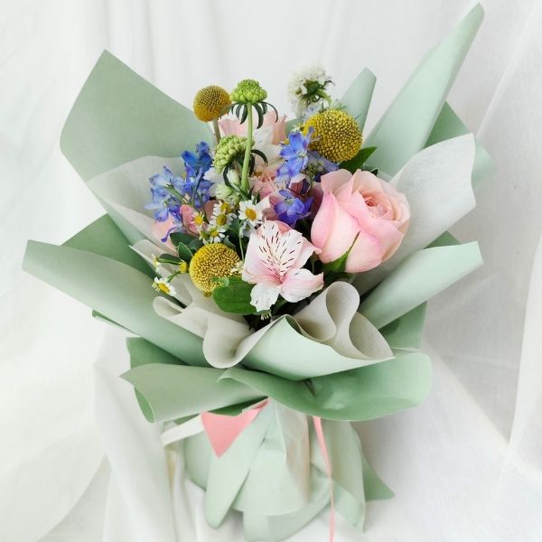 Petite bouquet corporate floral arrangement workshop Fleuriste Singapore