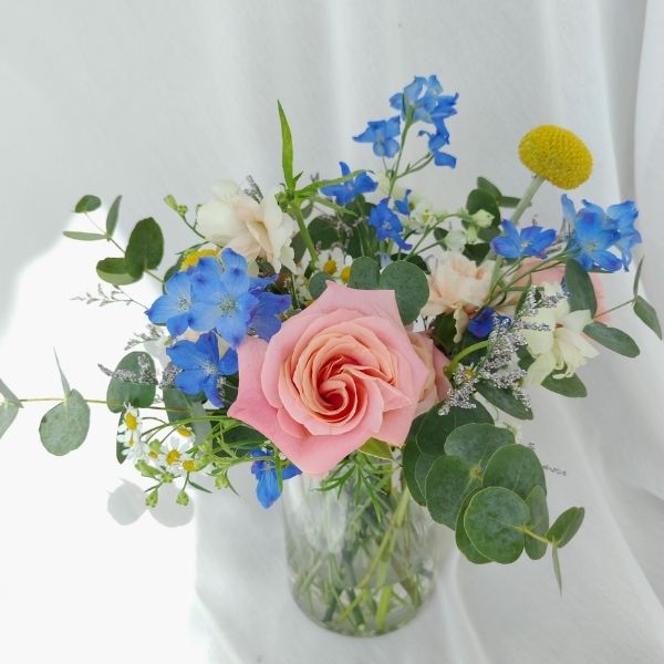 Signature vase arrangement corporate floral arrangement workshop Fleuriste Singapore